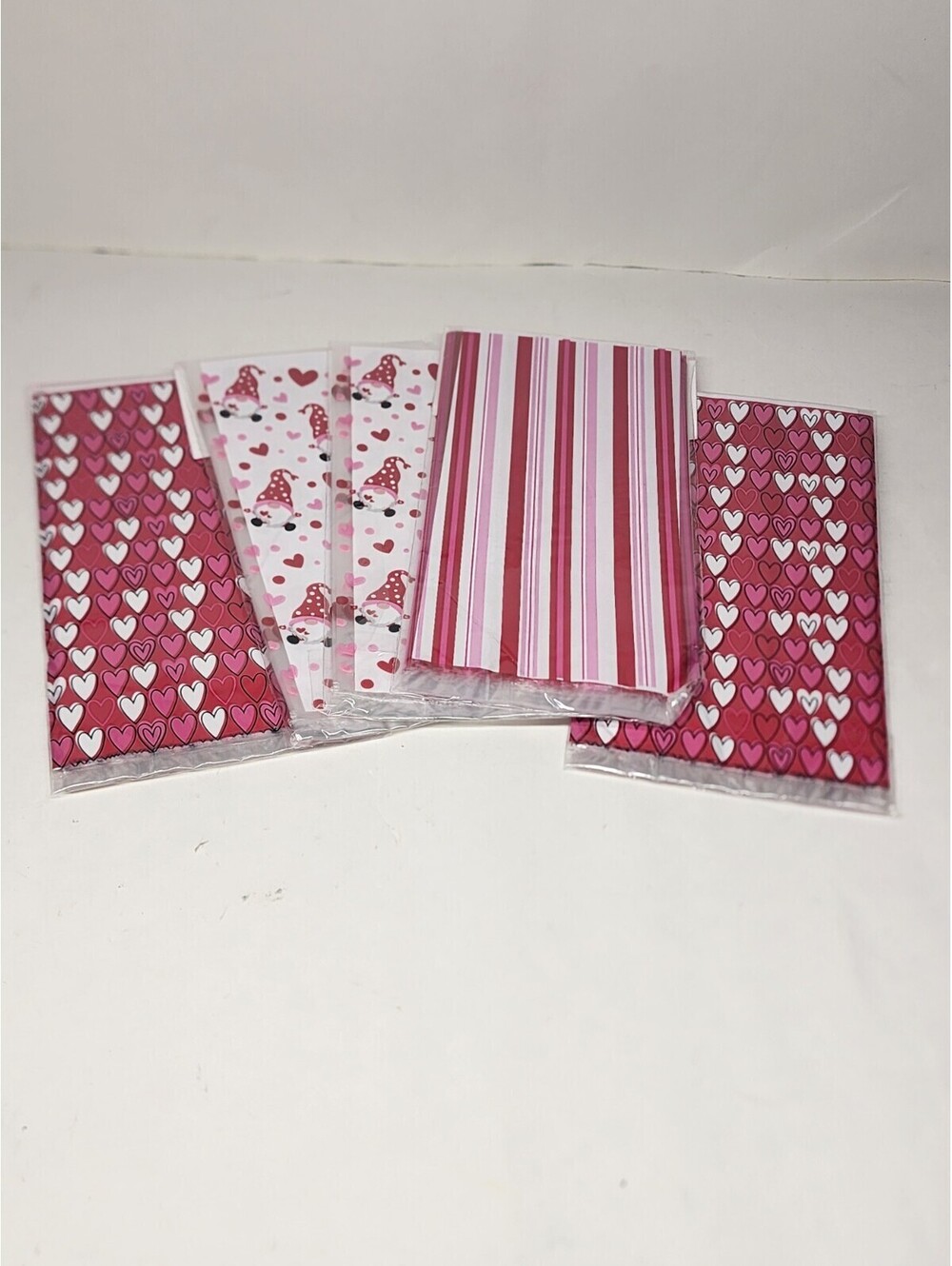 Valentine's Day ~ 60 Heart Zip Tie Seal Party Treat Goody Plastic Bags ~ Hearts